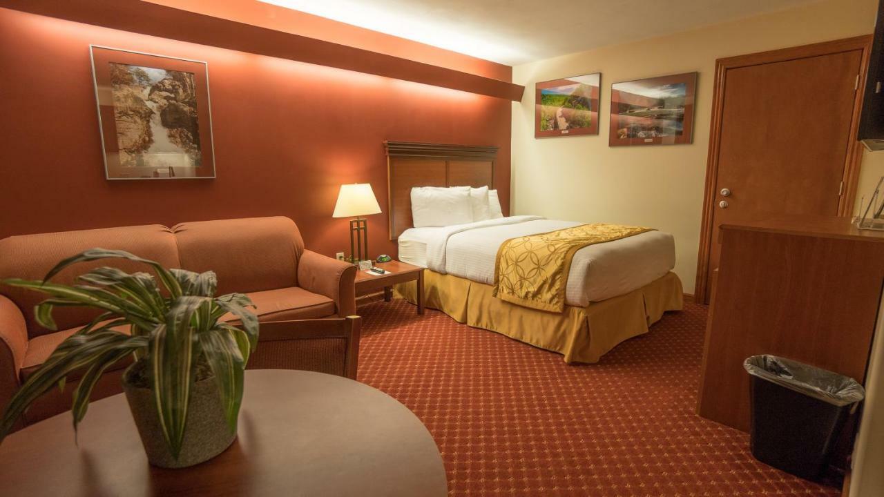 Shepherd Mountain Inn & Suites Pilot Knob Luaran gambar