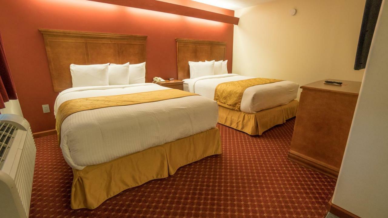 Shepherd Mountain Inn & Suites Pilot Knob Luaran gambar