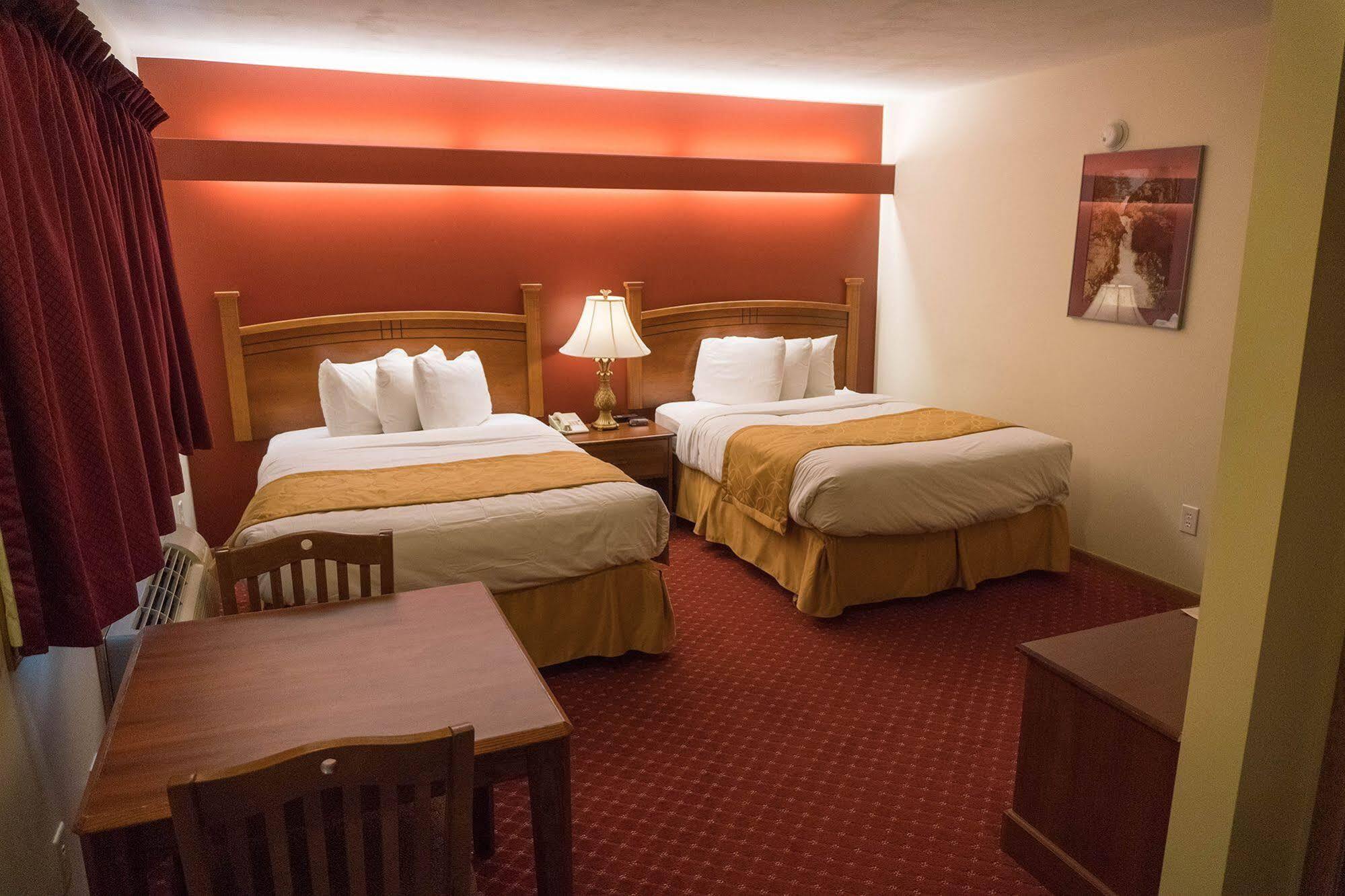 Shepherd Mountain Inn & Suites Pilot Knob Luaran gambar